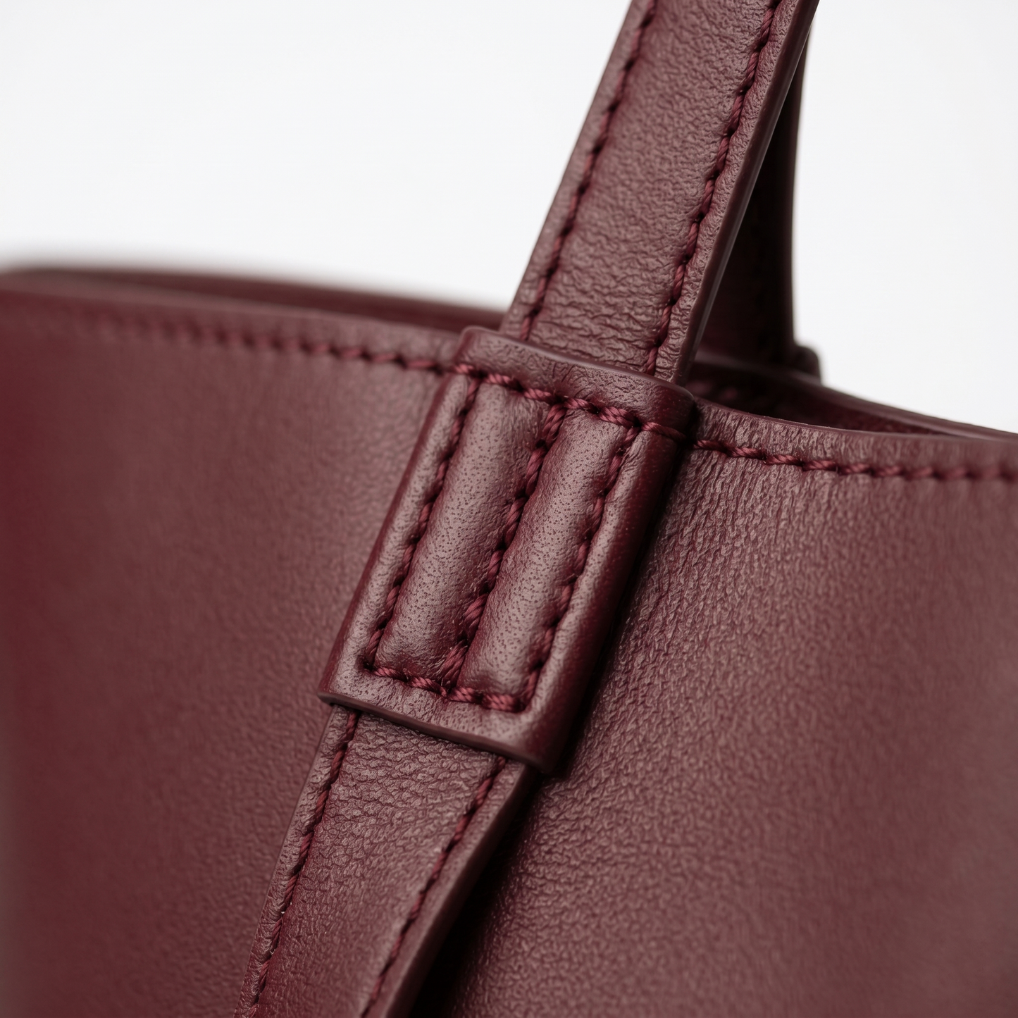 The Signature Structured Tote – Maroon