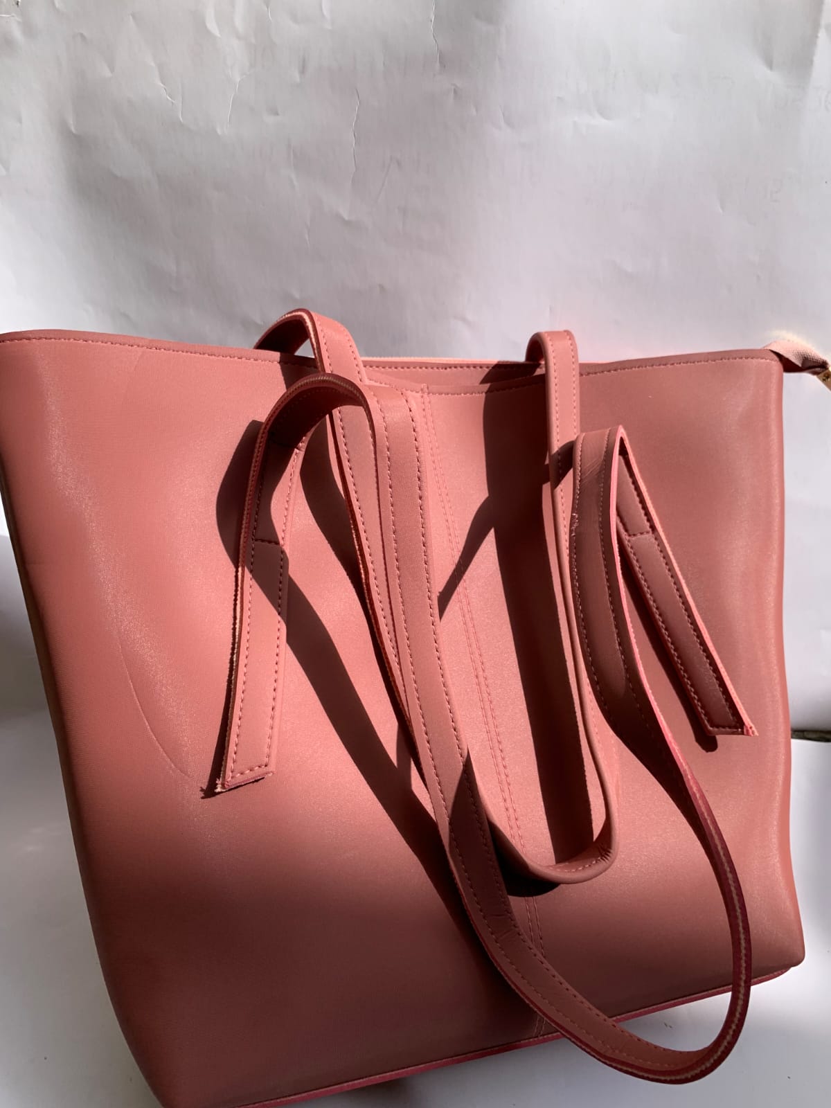 The Signature Tote – Maroon